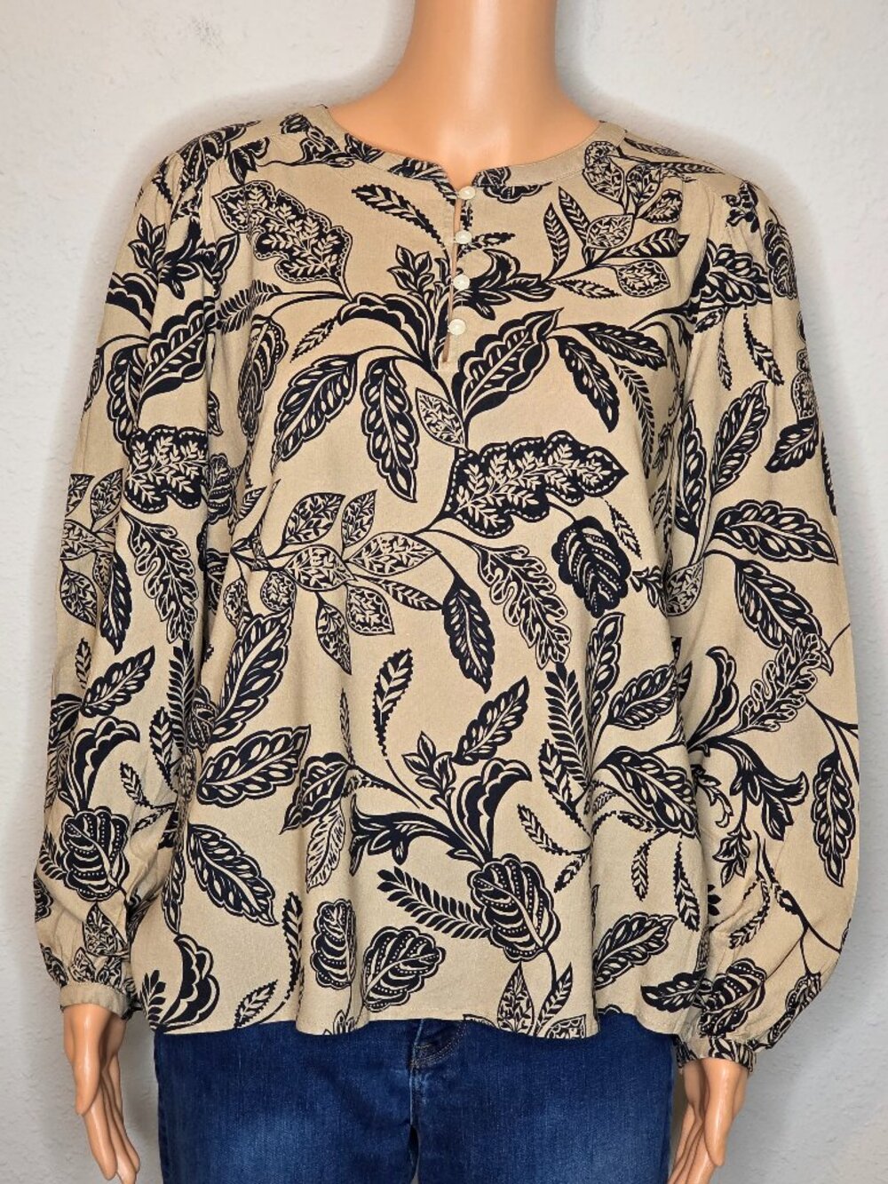 Ann Taylor Long Sleeve Blouse, Size Medium